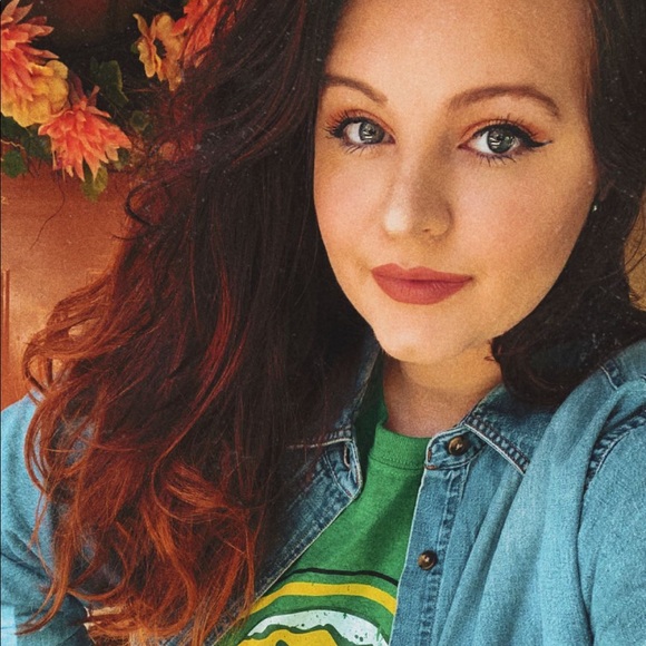 Meet your Posher, Chloe - Picture 2 of 6